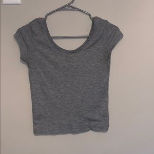 grey tee shirt